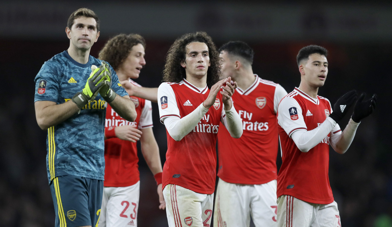 埃弗顿球员手球未被判点球，桑德兰球迷愤怒