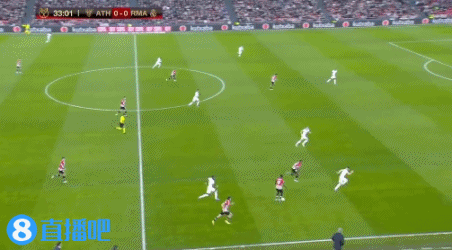 封烟呢？荷甲阿贾克斯vs格罗宁根因为烟雾太大被终止