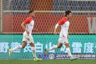 梅西美职联夺冠，C罗黯然神伤