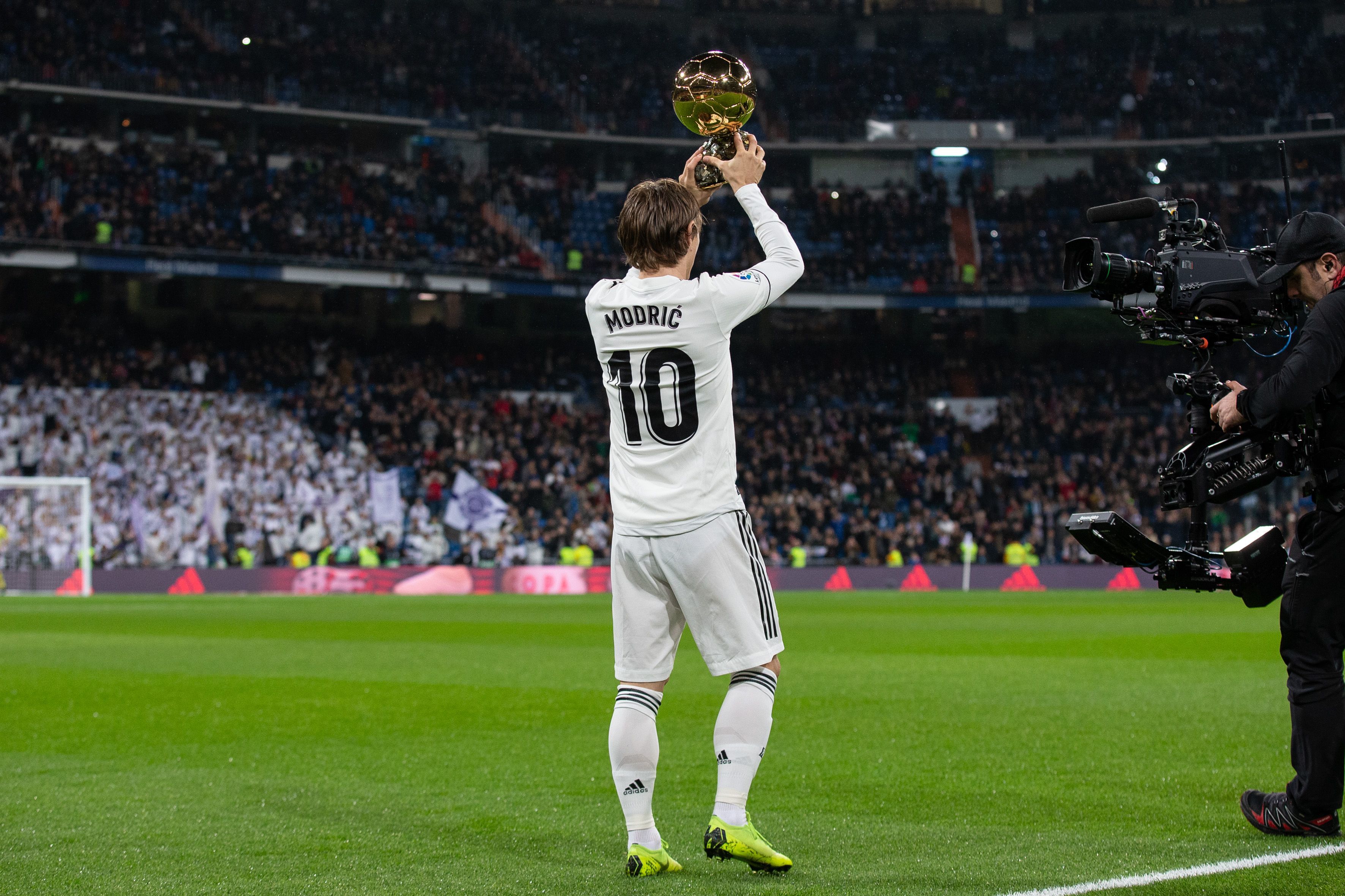 贝蒂斯迎战巴塞罗那：西甲第15轮焦点战一触即发！