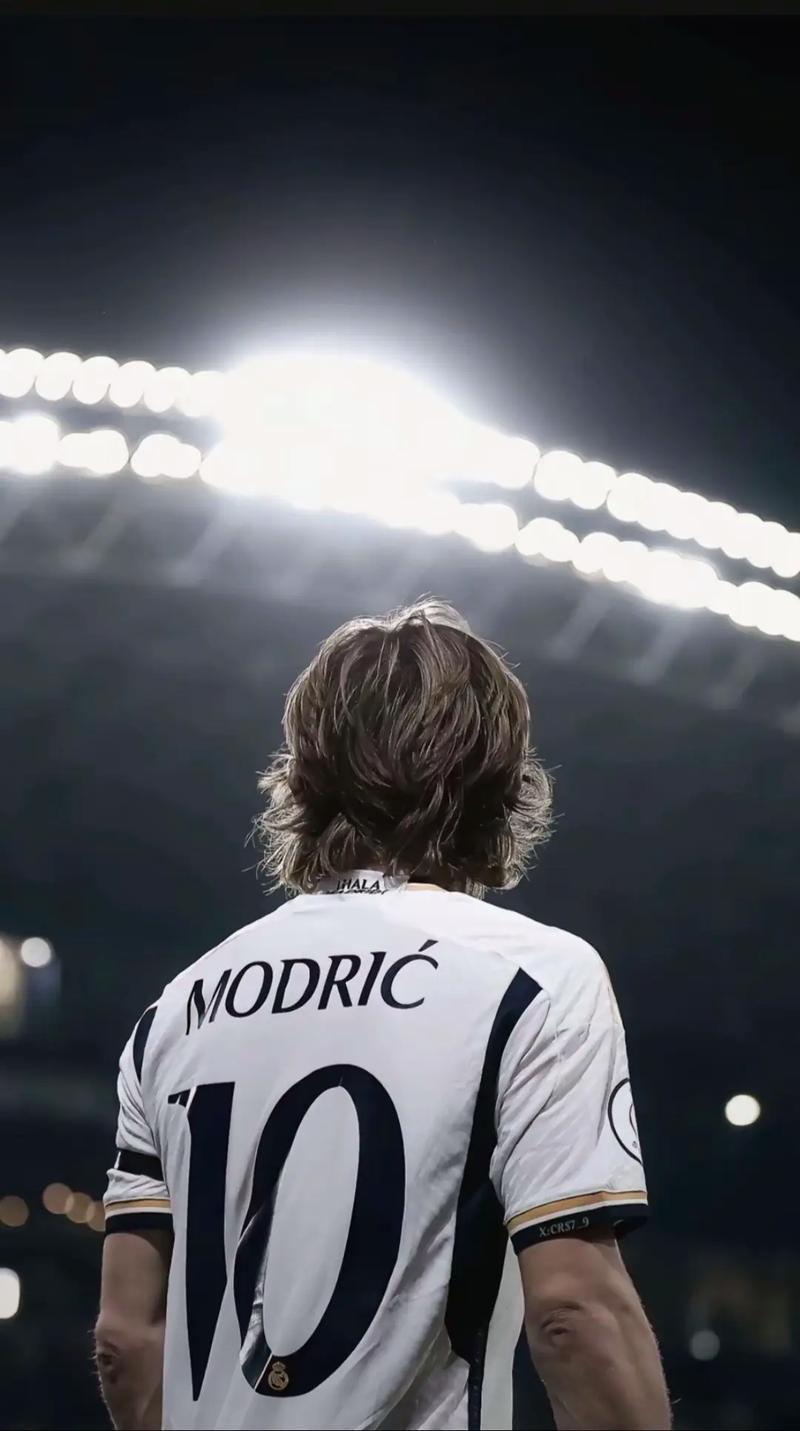 你以为水火不容的耐克和阿迪，有钱也得一起挣