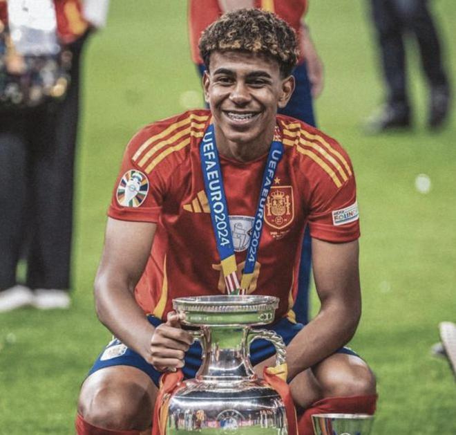 亚足联拒绝国安申请！球迷无缘亲见冠军奖杯，多位球员将告别工体