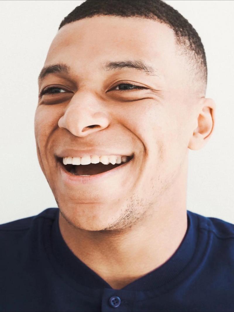 卡斯尔成马刺队史第三位在21岁以下得到30+10+5的球员