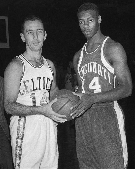 官方：曼联前锋拉什福德租借加盟阿斯顿维拉 租期至本赛季结束